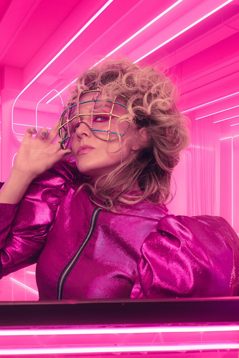 officialfey's tweet photo. La música se vive mejor a colores … 🩷🎤⚡️

📸 @itsalexcordova 
💄@waithsman 
👗 @roggermarchan27 
 💇🏼‍♀️ @victordrangel https://t.co/KISl19ksta