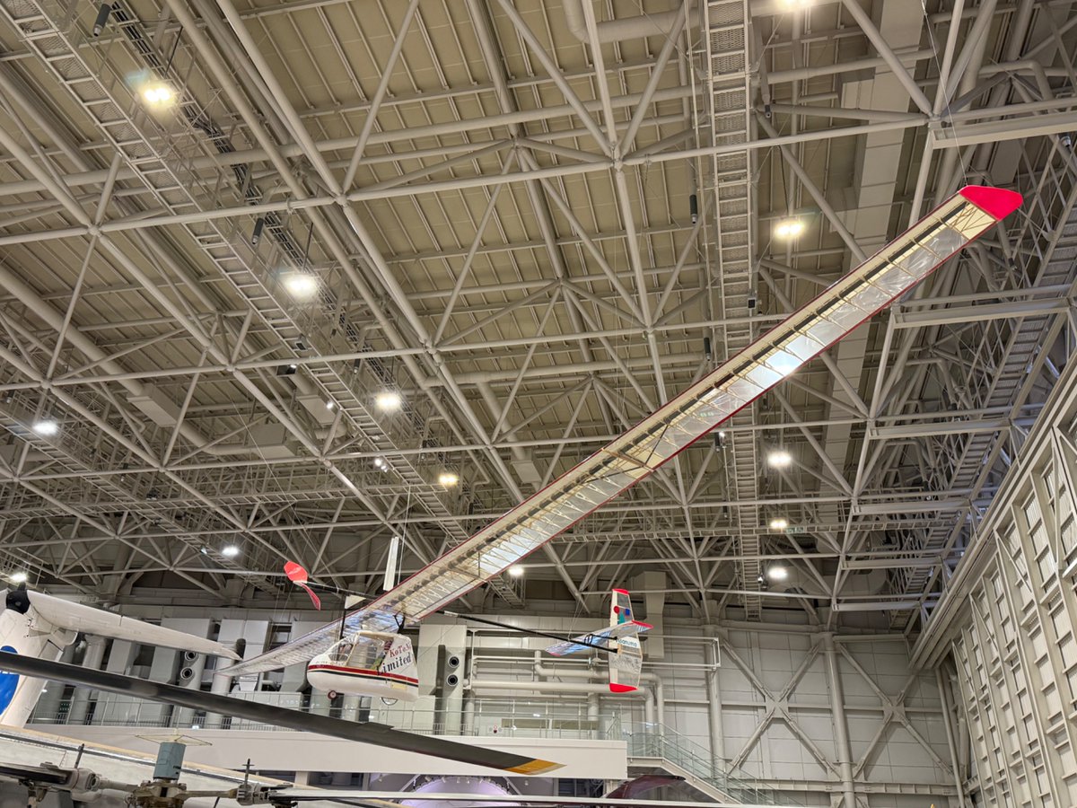 Torytech24's tweet image. 人力で飛べそうな飛行機置いてあった