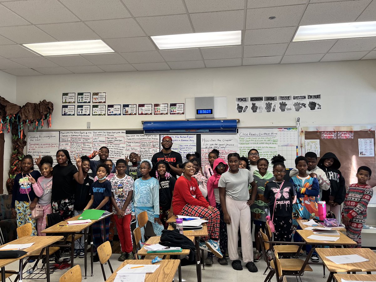 DukeEllingtonB1's tweet image. Check out a few snapshots of our students and staff rocking their comfy pajamas and house shoes for Spirit Week! 🎉 Today we celebrate Count Day with style and school spirit. 🙌 #CountDay #SpiritWeek #DPSCD