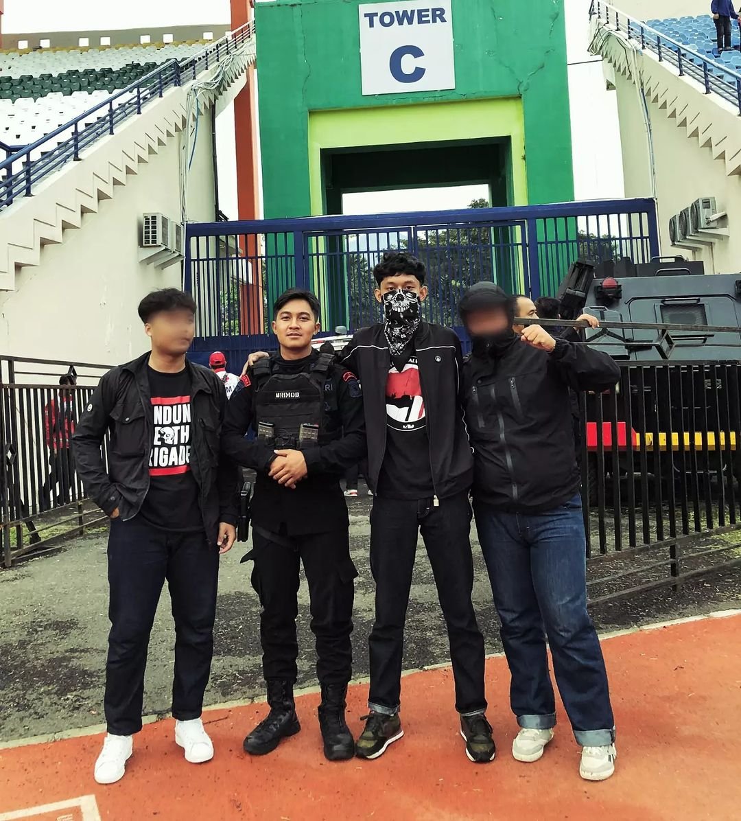 Nahaa tiap aya persib mane nu sok aya di gigirenn urang.