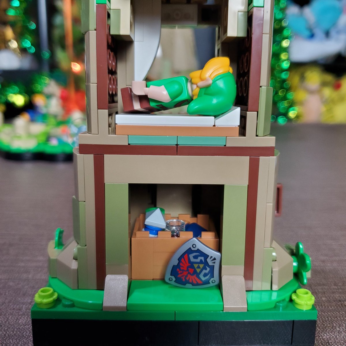 OcarinaSchief's tweet photo. The Lego Deku Tree set I built on Sundays stream. Was fun! Took 13 hours with interuptions. Thanks everyone who hung out! #Zelda #Link #Lego #Zeldo #Bricks #Blocks #Nintendo #DekuTree #Deku #Green #S10 https://t.co/6FKWcrYp4Q