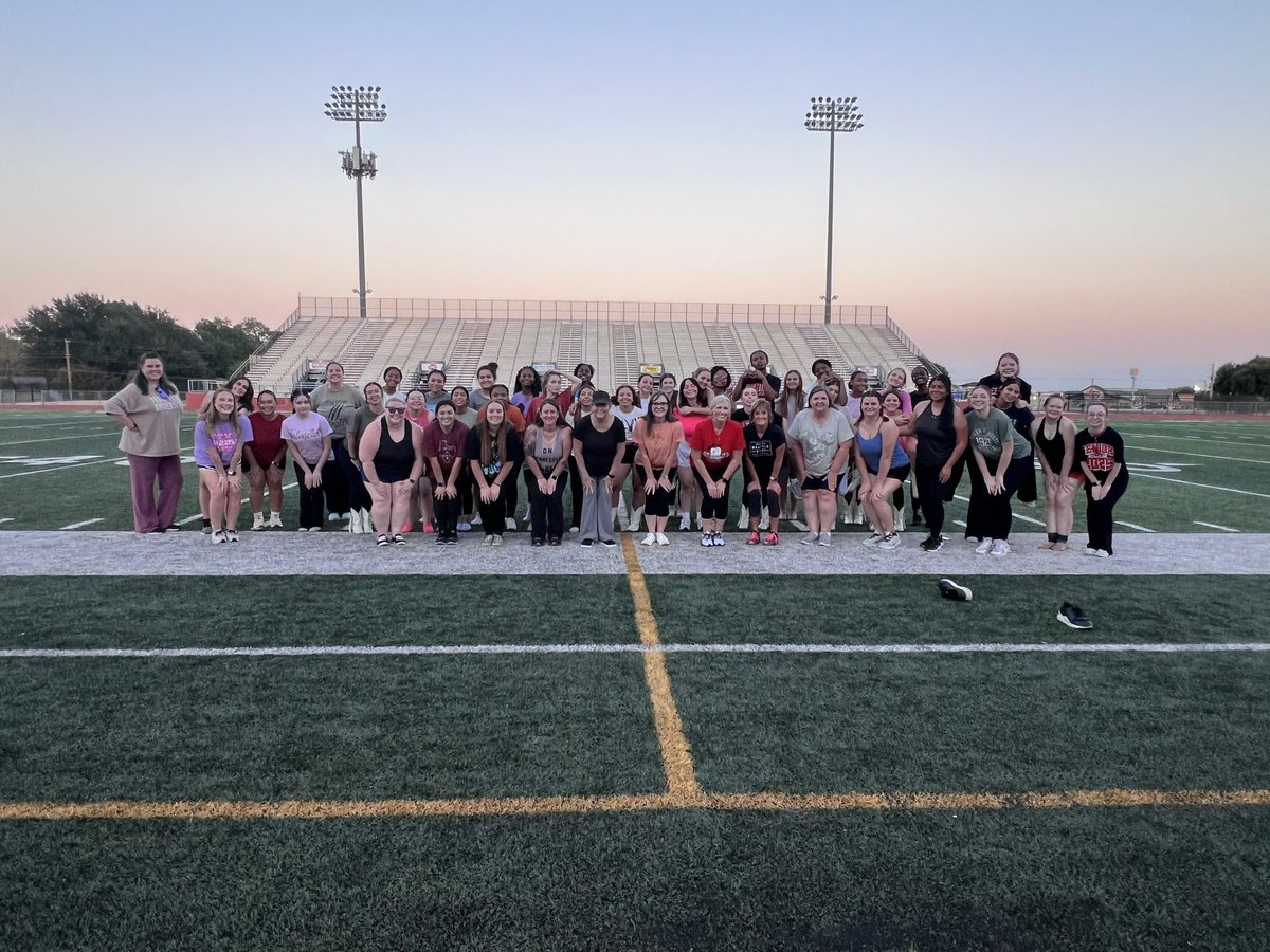BHSElkStrutters's tweet image. I spy, you spy, we all spy an alumni!!  Can’t wait to perform on Friday for Homecoming!!!!!  Once a Strutter, always a Strutter #OFIF