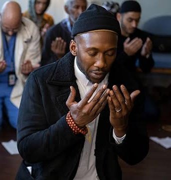 indogaysian's tweet photo. you're forgetting hot imam Mahershala Ali in ramy.... https://t.co/sXx0FmAMni