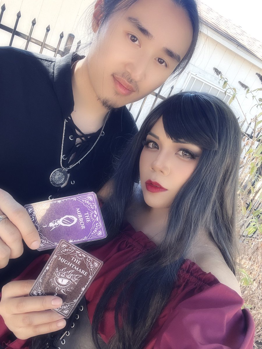 seraphiellecos's tweet photo. From this past weekend when I went to 2 renfaires 🙌🏼
Day 1 was at the NorCal Renaissance Faire and I was my DND oc and @sinnacosplay was my twin oc 💚💙💜
Day 2 was at the Folsom Renaissance and I did a book cosplay from one of my favorite books, One Dark Window with the bf ❤️🐺 https://t.co/qNA6ne2mHz