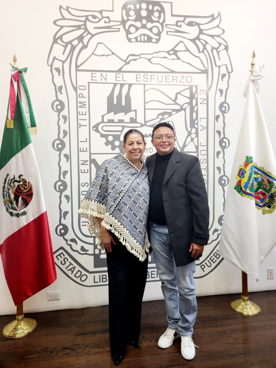 Me dio mucho gusto saludar a mi amiga diputada local y presidenta de la Junta de Gobierno y Coordinación Política del Congreso del Estado: <a href="/artemisa_laura/">Laura Artemisa Oficial</a>. Estoy seguro que hará un gran trabajo y que #PorAmorAPuebla vendrán cosas buenas. #EsTiempoDeMujeres.