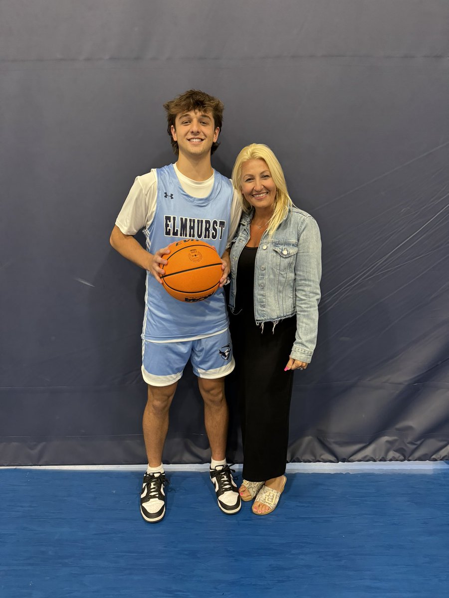 Brandyn Michaels (@brandynm111) on Twitter photo After a great visit I am thankful to receive an offer from Elmhurst College. I want to thank Coach Baines and Coach Cheng for this opportunity.
<a href="/stviatorbball/">Saint Viator Boys Basketball</a> <a href="/ReyFigueroaAIA/">Coach Rey Figueroa</a> <a href="/baines_john/">John Baines</a> <a href="/ILHoopProspects/">Illinois Hoop Prospects</a> After a great visit I am thankful to receive an offer from Elmhurst College. I want to thank Coach Baines and Coach Cheng for this opportunity.
<a href="/stviatorbball/">Saint Viator Boys Basketball</a> <a href="/ReyFigueroaAIA/">Coach Rey Figueroa</a> <a href="/baines_john/">John Baines</a> <a href="/ILHoopProspects/">Illinois Hoop Prospects</a>