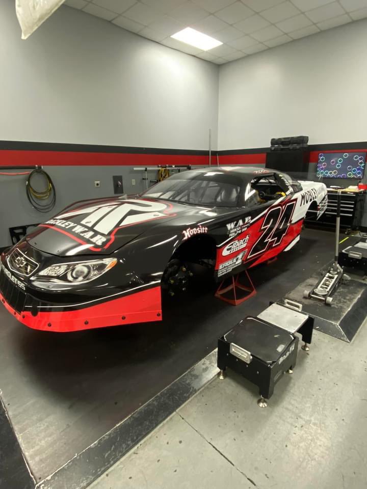 Rackley_WAR's tweet photo. Awesome to have #RackleyWAR crewman #TylerDiLegge back behind the wheel of the #MobleySpeed, @RackleyRoofing, @WAR_Shocks and Eagle 1 Performance Engineering machine again this weekend at @RaceFairgrounds!!! ๐๐ป ๐๐ป https://t.co/3xnfGDMNXy