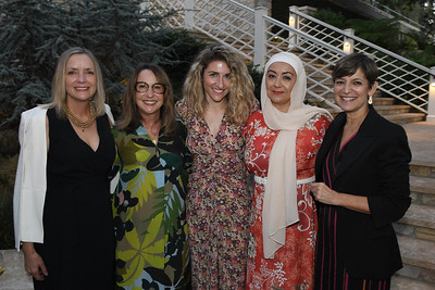 IWMF's tweet photo. Last night in LA, we celebrated the 35th annual #IWMFCourage Awards, hosted by @CharmDeGrate, @Willow_Bay & Gelila Puck.
We honored 2024 awardees @laurenchooljian, @MoniVelasquezV, & #ShinDaewe, & were joined by 2020 awardee @GulchehraHoja.
Join us in NYC on Oct 9! https://t.co/x9nen36L6P
