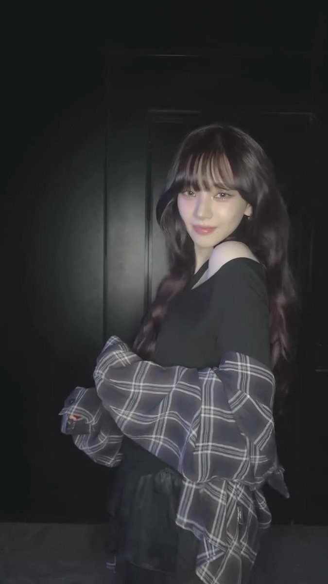 aespaclosett's tweet photo. 240924 #카리나 #KARINA 
트래블 스프레이 체크 셔츠 네이비 https://t.co/ay6G6ao7hn https://t.co/jCYReVL6lH