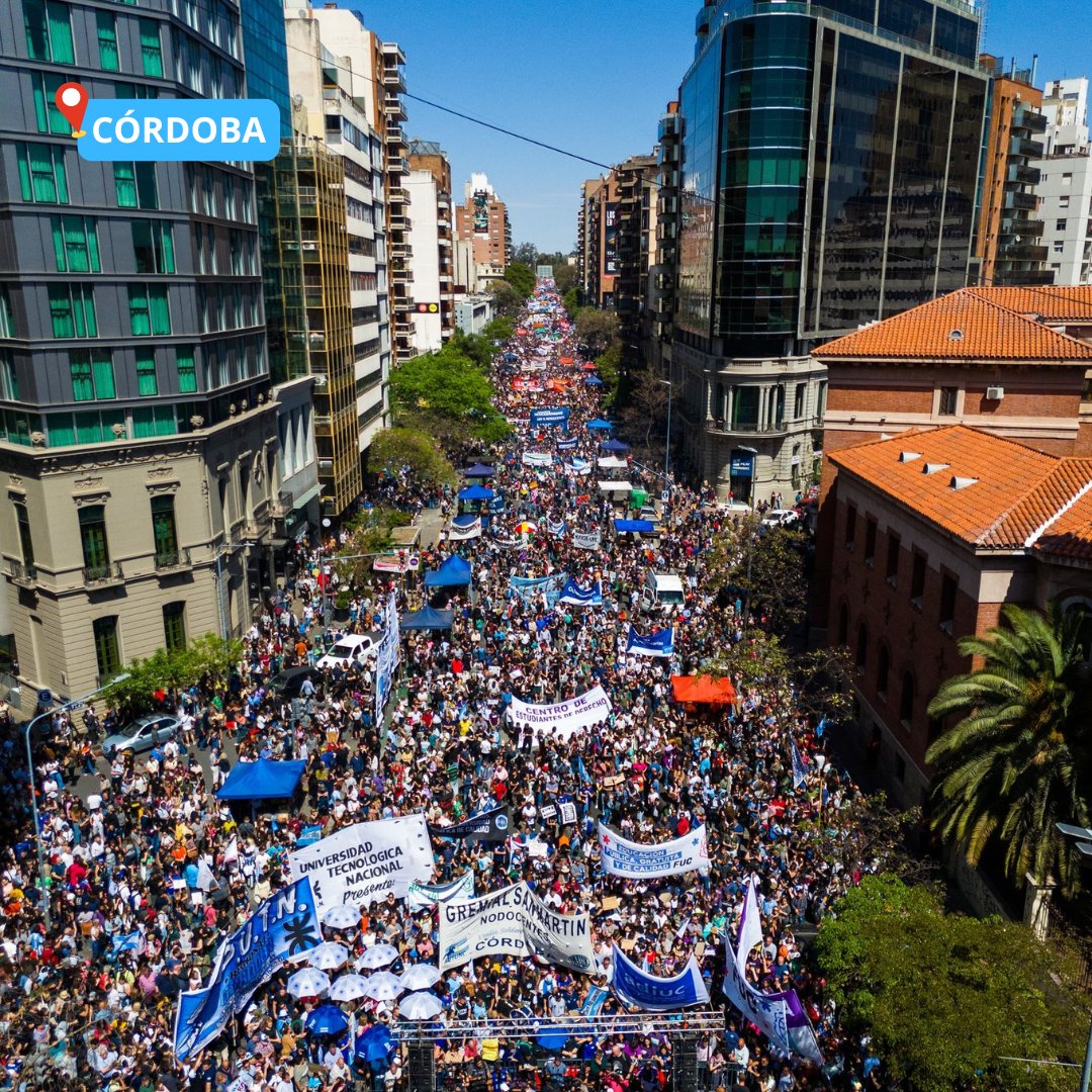 arg_humana's tweet photo. En todo el país en defensa de la universidad pública

#MarchaFederalUniversitaria https://t.co/JNAxRIS4gM