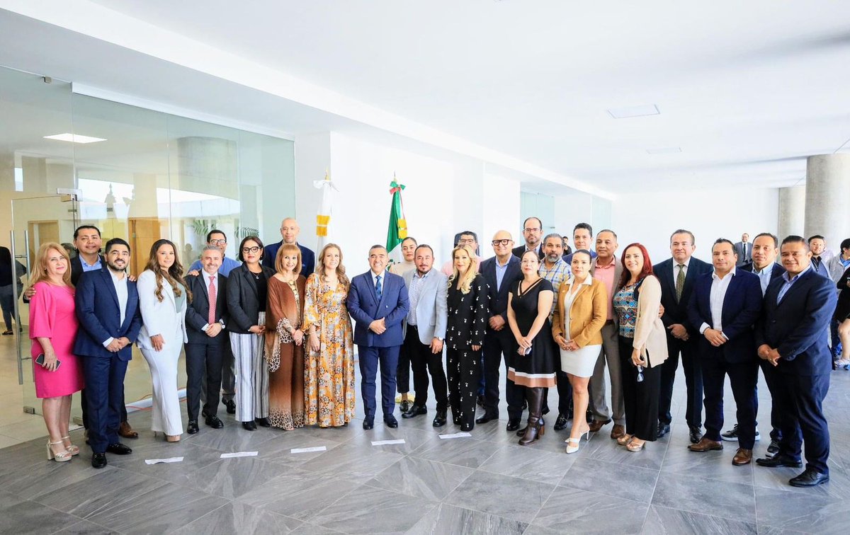 ISRAELOROZCO_'s tweet photo. Hoy se llevó a cabo el reasentamiento de las nuevas instalaciones de los Juzgados XIII y XIV de lo familiar en Cd. Judicial, para ampliar la capacidad de atención ciudadana. Agradezco la invitación del Pdte. Magistrado del Supremo Tribunal de Justicia @EspinosaLicon.¡Enhorabuena! https://t.co/AYZemBYuhL
