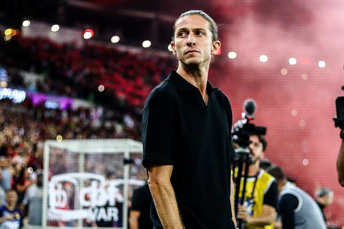 Flamengo_en's tweet photo. Coach Filipe Luís🕴️ https://t.co/thP4zFylK7