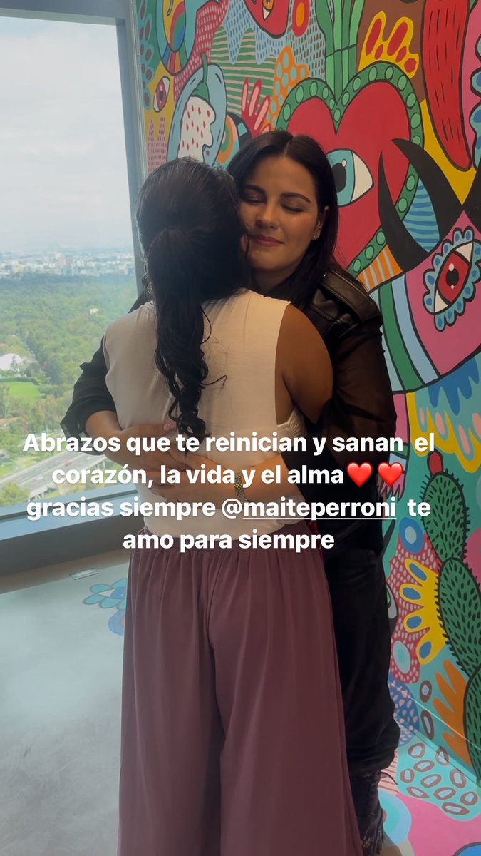 AnahiAvila's tweet image. Te amo para siempre @maiteperroni gracias por inyectarme vida en cada abrazo, en cada palabra!!!❤️