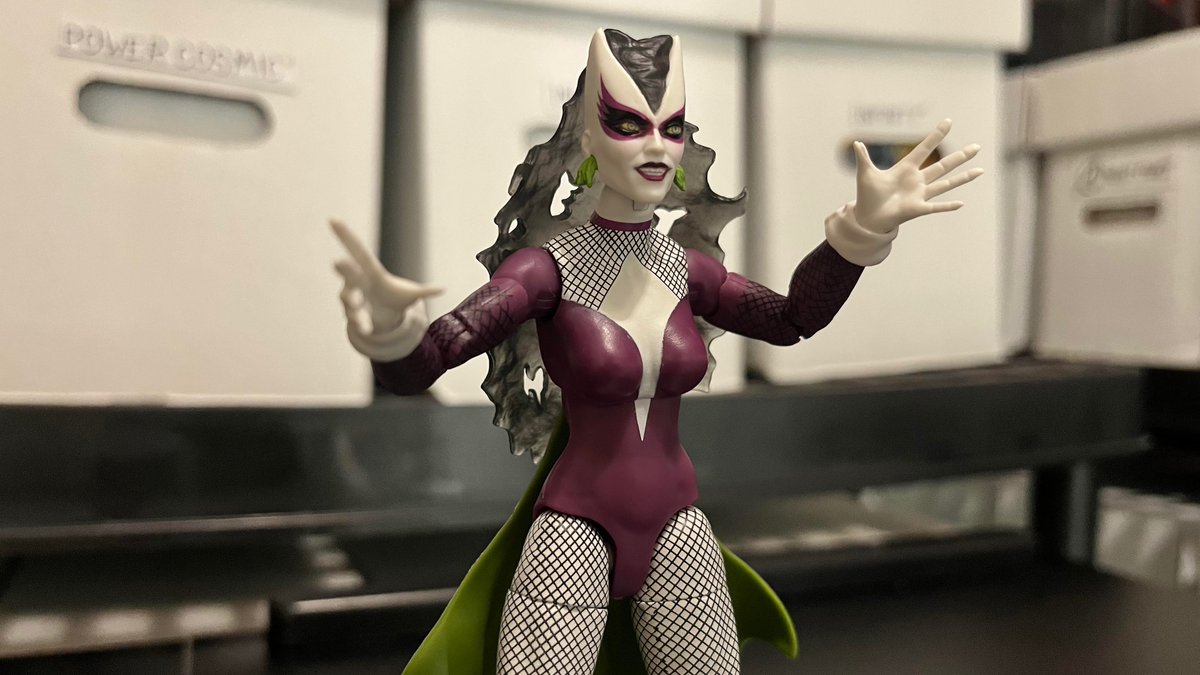 InfinityWatchah's tweet photo. #MarvelLegends #Lilith

This was a surprising treat for the Halloween season. She sold me on the set. I love the commitment to the design with the energy FX hair, though I'd still like more for the hands. Mia Goth's going to kill this role if the new #Blade movie ever comes out🤟 https://t.co/VA1w1v3c0g