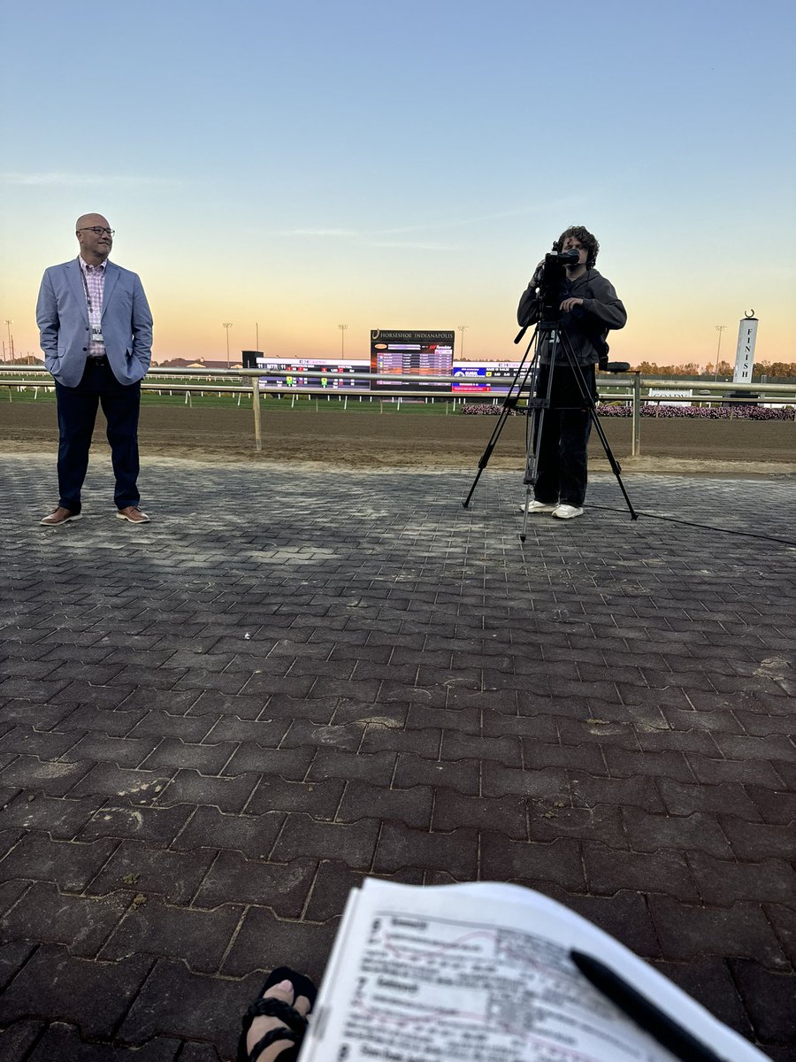 Gotta give a shout out to everyone’s favorite boss <a href="/ericahalstrom/">Eric Halstrom</a> - the best in the biz. I comfortably can speak for everyone who works for him he is truly loved and we feel so lucky to have him! $4.9 mill today. Me &amp; my agent <a href="/kjhalstrom/">Kristine Halstrom</a> got this pic 🌅 it’s a keeper.