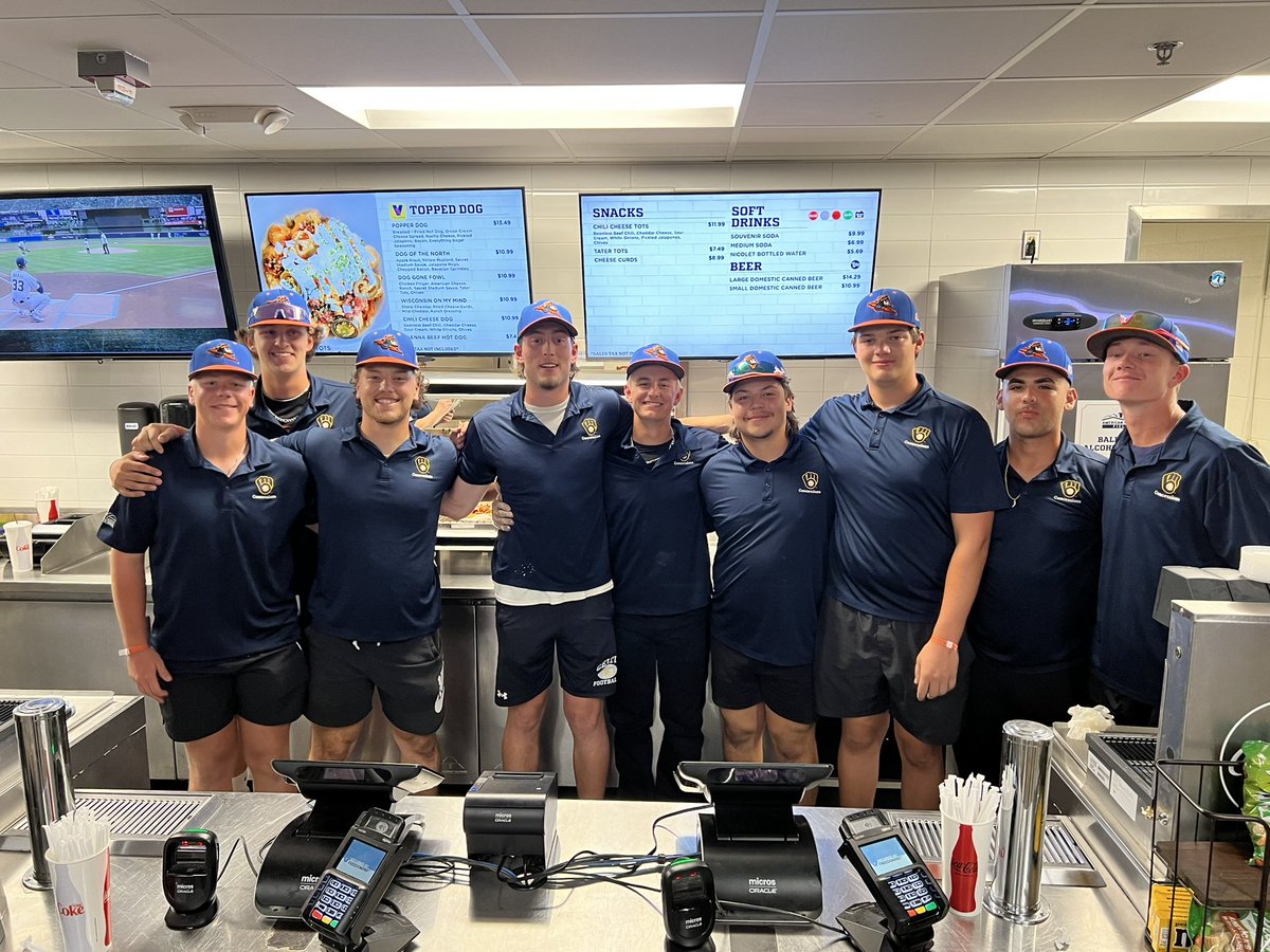 It’s Rally Time! If you are at American Family Field tonight visit members of the Stormers Baseball Team by section 110 and section 424! 🌭🍔🥤⚡️ #ProudBeMATC #StormersStrong #BoysOfSpring #PlayoffBaseball #gobrewcrew #winorgohome
