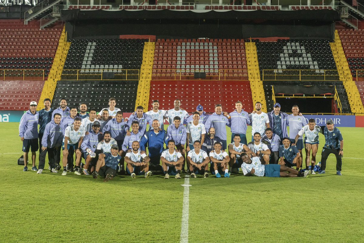 CremasOficial's tweet photo. ¡VAMOS POR LA CLASIFICACIÓN! 💪🏻👻

#VamosCremas https://t.co/YZp7f8ZxIo