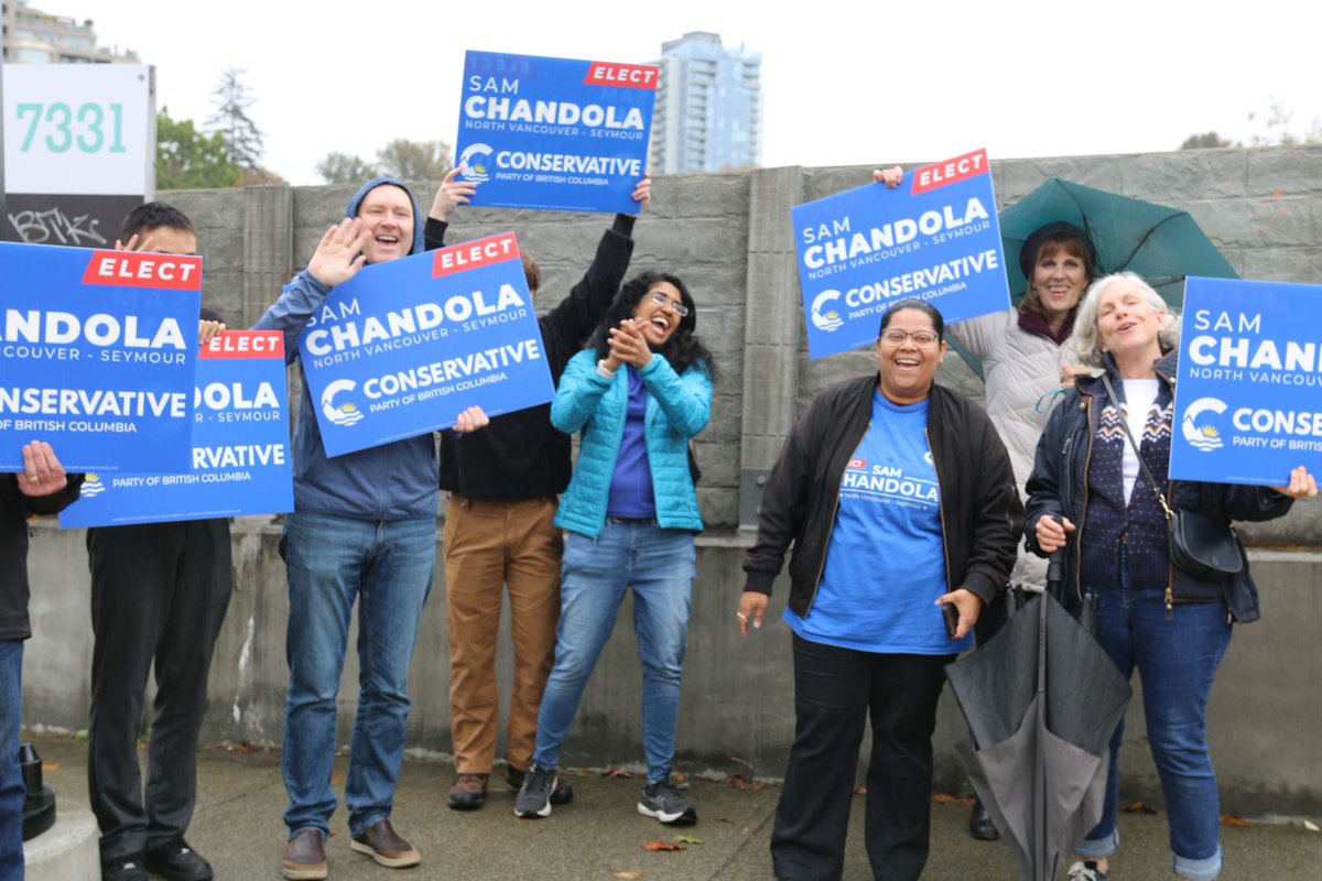 samchandola's tweet photo. We’re looking for volunteers to join our #CommonSenseChange team in North Vancouver-Seymour! 

Help us make a difference by canvassing, phone banking, and more! 🙌

Sign up here: https://t.co/Kh7w5szPcI 

#Volunteer #BCPoli #TeamChandola https://t.co/Wd8gK5Fbex