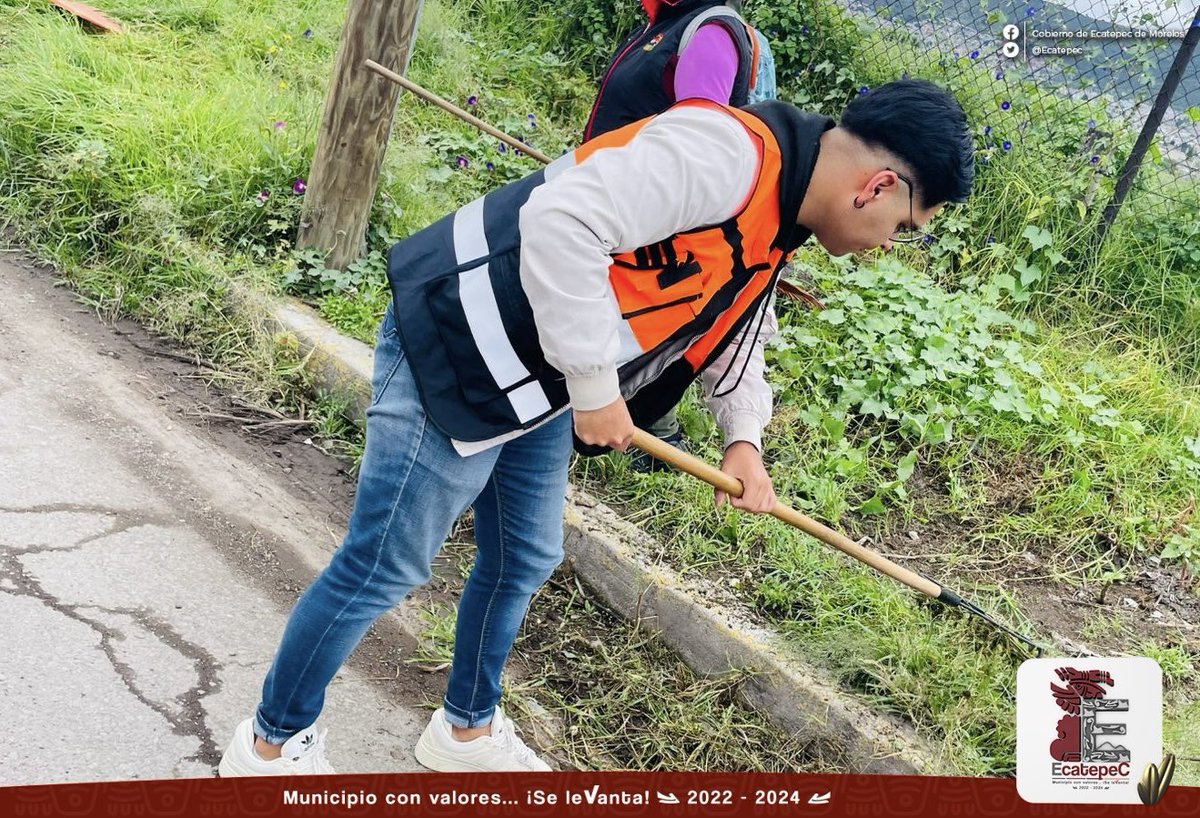 TicsEcatepec's tweet photo. En esta Dirección seguimos sumando esfuerzos por un #Ecatepec libre de basura, hoy en conjunto a las diferentes áreas de gobierno nos sumamos a la jornada de limpieza en Guadalupe Victoria. https://t.co/vBGZyuexn5