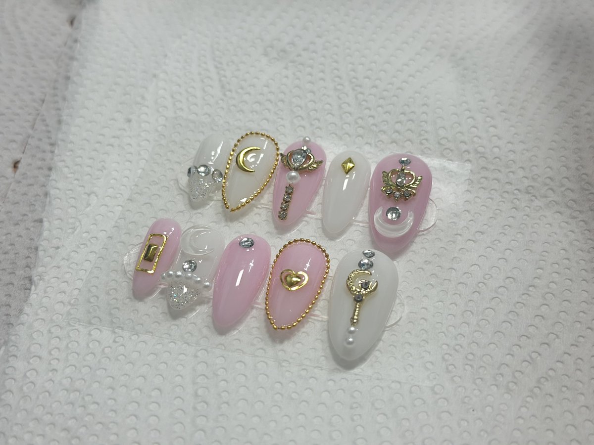 duaruddkvv94's tweet photo. 요즘 취미,,
또다시 발견해버린 뜻밖의재능(?)
간이사업자 알아보고 사부작사부작 
팔아볼까 생각듕,, https://t.co/jA0svHtcDE