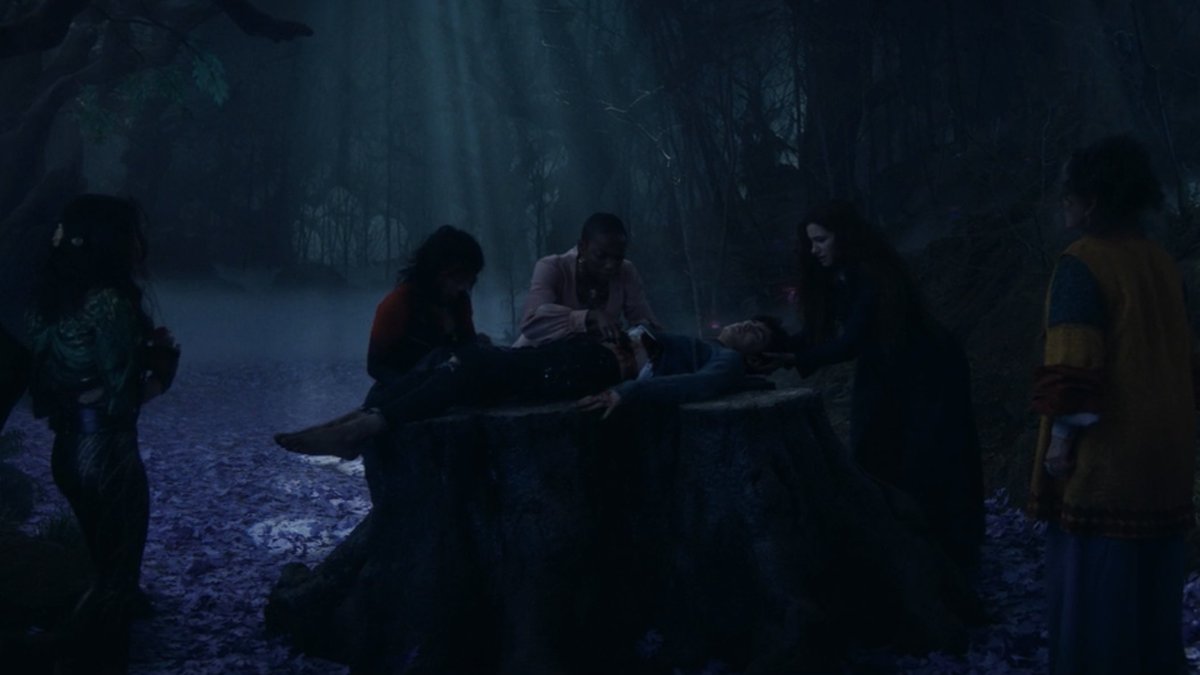 lizzieonfilm's tweet photo. SPOILERS FOR #AGATHAALLALONG  
-
-
-
-
-
AGATHA CRYING AND PLEADING FOR RIO/DEATH NOT TO TAKE TEEN 😭 https://t.co/VUEE5K9bpS