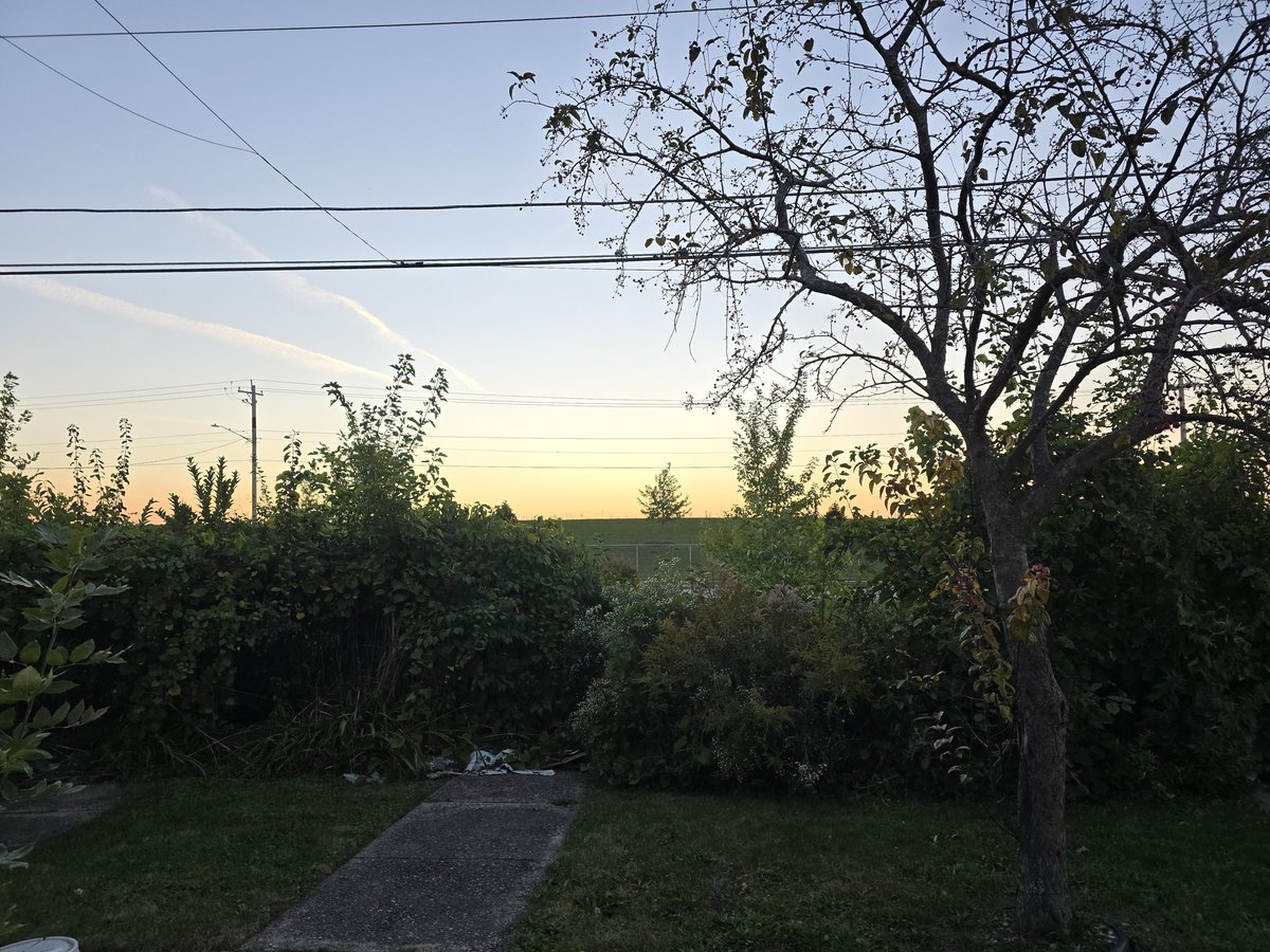 crazydave034's tweet photo. #Octobersunset https://t.co/wwpkXMlSdp