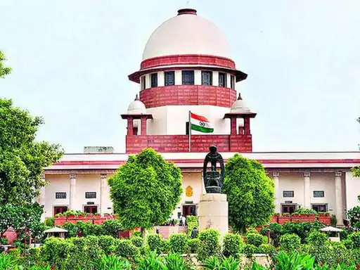 DainikBhaskar's tweet photo. जेल में जाति देखकर काम का बंटवारा,आज SC का फैसला: कोर्ट ने 17 राज्यों से जवाब मांगा था; CJI बोले थे- ऐसे नियम तकलीफ पहुंचाने वाले
#SupremeCourtOfIndia #CJIDYChandrachud 
https://t.co/x14RfCihbY https://t.co/yUJHhw9ott