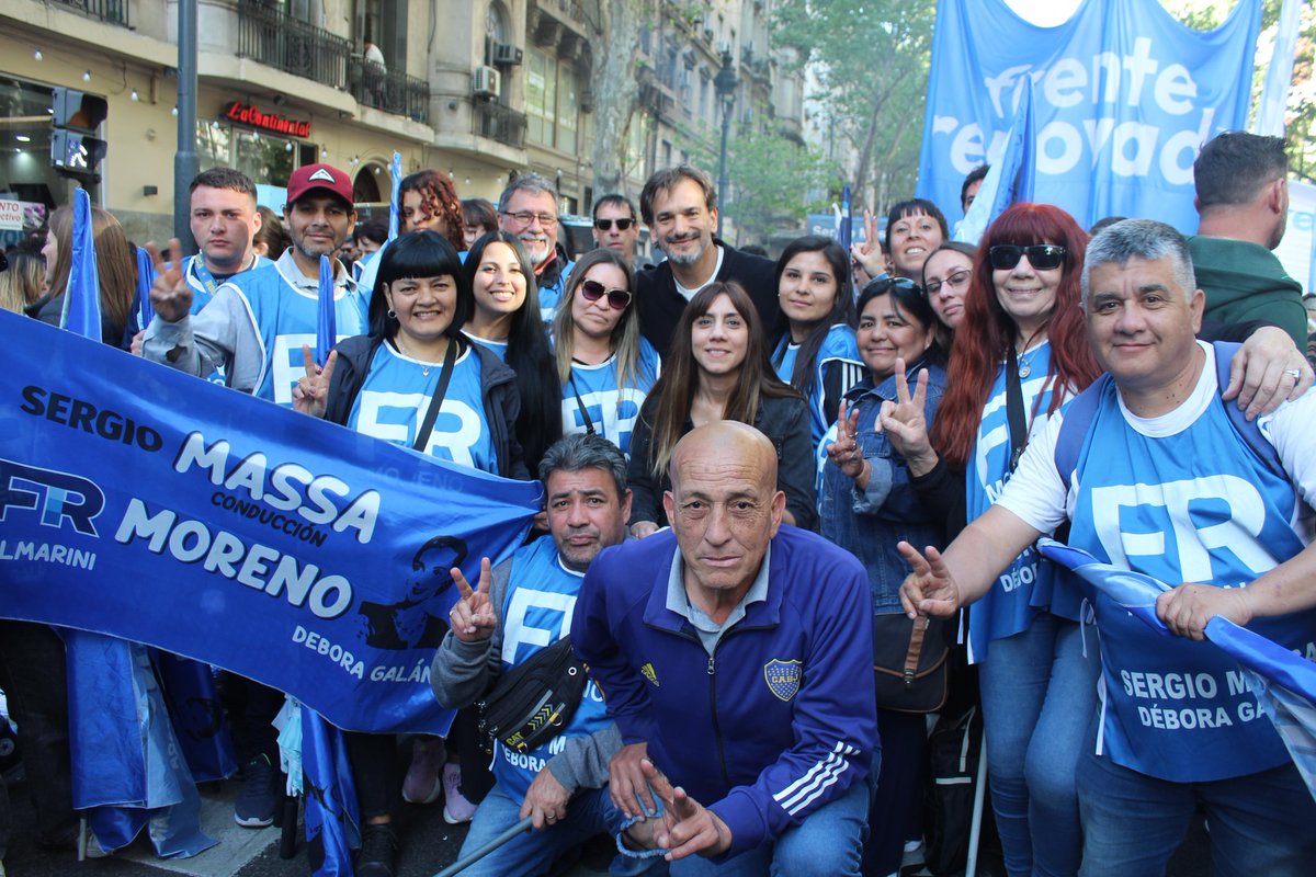 FRMoreno_'s tweet photo. Hoy nos hicimos presentes en la marcha federal universitaria junto a nuestra conducción Nacional @SergioMassa, @MalenaGalmarini, nuestra referente local @Debogalan, compañeros y compañeras del @FrenteRenovador https://t.co/FypGmAmGA9