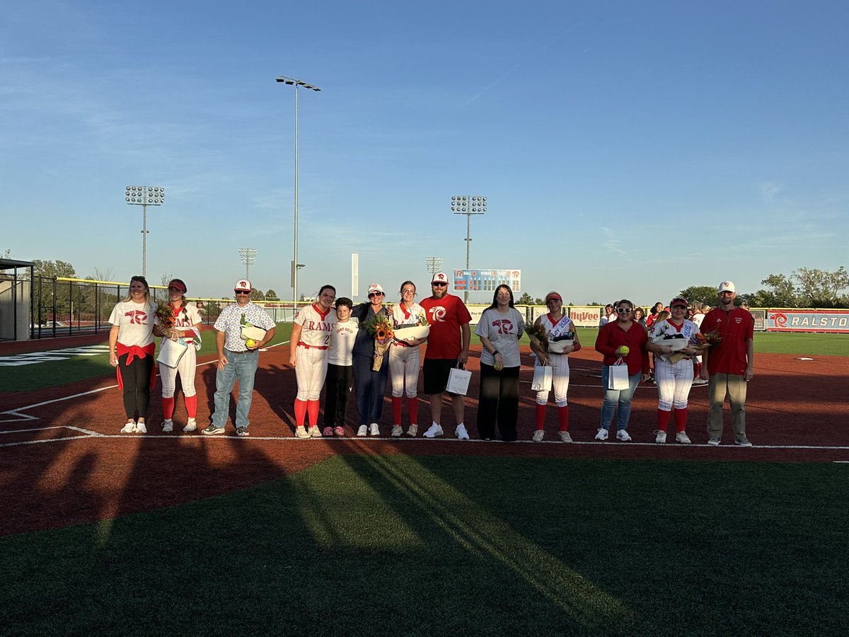 RRamsSoftball's tweet photo. THANK YOU SENIORS AND SENIOR FAMILIES!! ❤️🩵🐏🥎 https://t.co/GfgupCR3Qc
