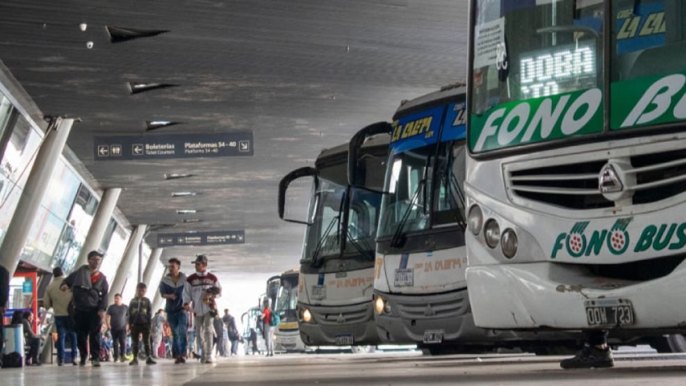 martinyori's tweet photo. NUEVA SUBA EN INTERURBANOS
El boleto aumentará un 18,23% en tres etapas: octubre, noviembre y diciembre.

El primer tramo del aumento será del 6% en octubre y seguirá de manera escalonada hasta fin de año.

Un viaje de Córdoba a Carlos Paz costará $4.130. https://t.co/hwmoiBtFAd