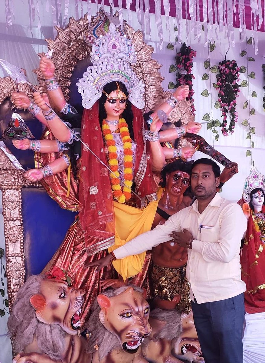 जय माता दी!!
शारदीय नवरात्र के मौके पर आप सभी देवी भक्तों को हार्दिक बधाई एवं शुभकामनाएं। मां जगत जननी की कृपा आप सभी पर बरसती रहे।