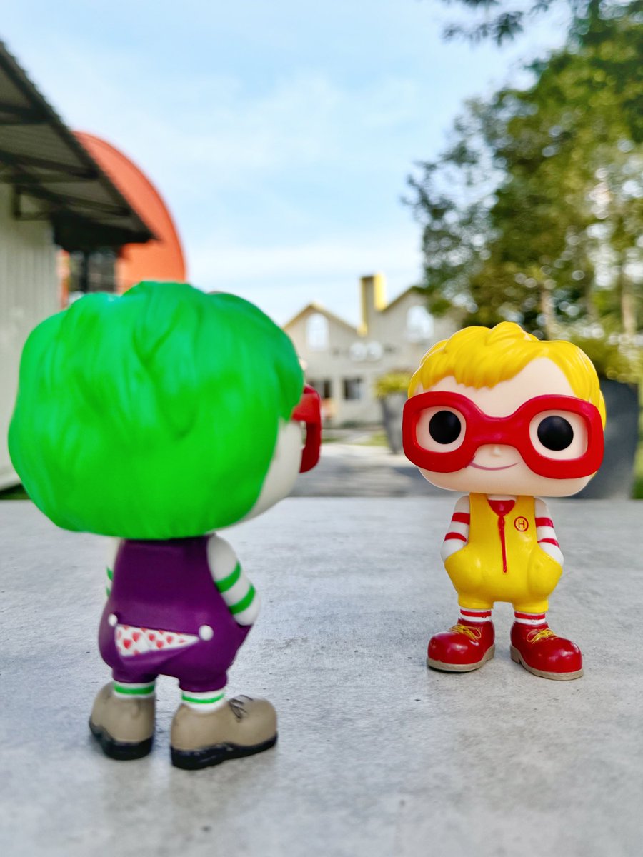 ranttchua's tweet photo. Hiddy on the move!
👑👑👑👑👑👑👑👑👑👑👑
@OriginalFunko
💯#OriginalFunko
🍀#MyFunkoStory
👑#Funko
👑#FunkoPop 
📸#FunkoPhotoADay
🇸🇬#FunkoFunatic
📷#FOTW
👯‍♀#PopTwinsTuesday
❤️#FunkoPhotoADayChallenge https://t.co/8xV7ApYeDl