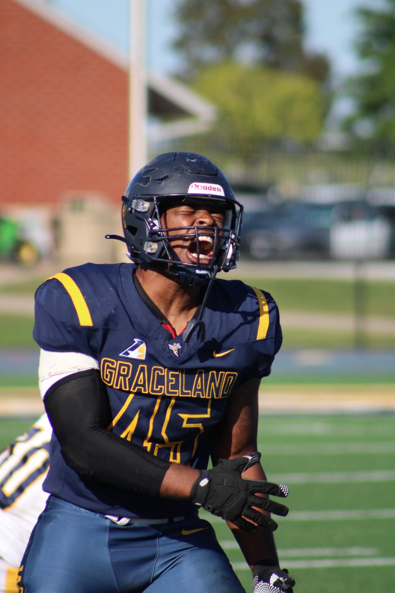 GracelandFB's tweet photo. Celebration pics are our favorite kind of pics 🔥🔥 https://t.co/6wbbGKBwGu