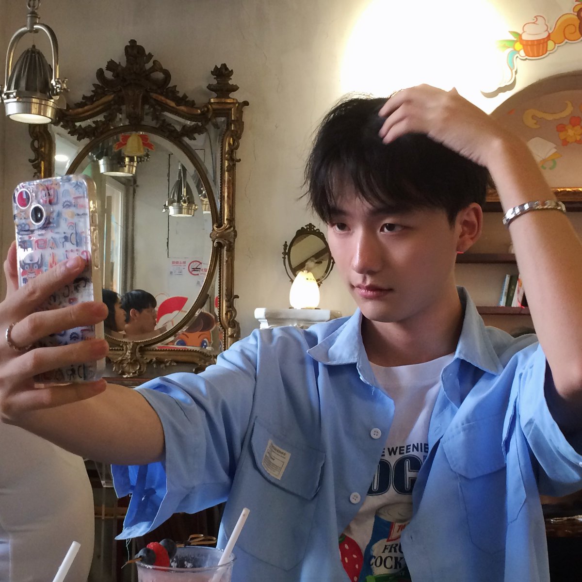 Hugh_XLS's tweet photo. 🩵#男大学生 https://t.co/MyIrSrJ37r