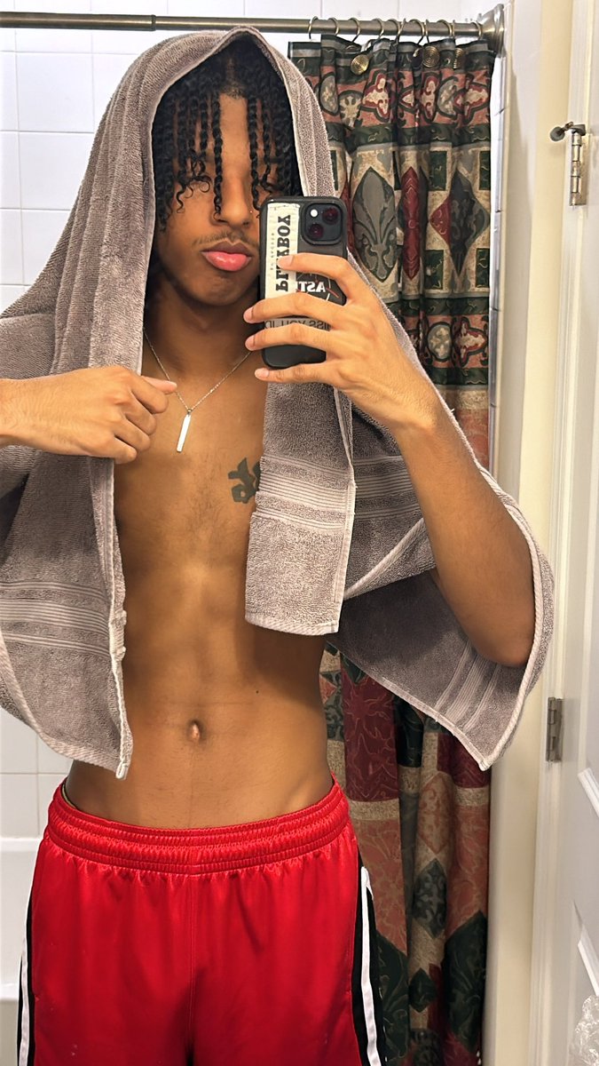 itsnotjdottTV's tweet photo. I need a new chain https://t.co/lMVOwFZphR