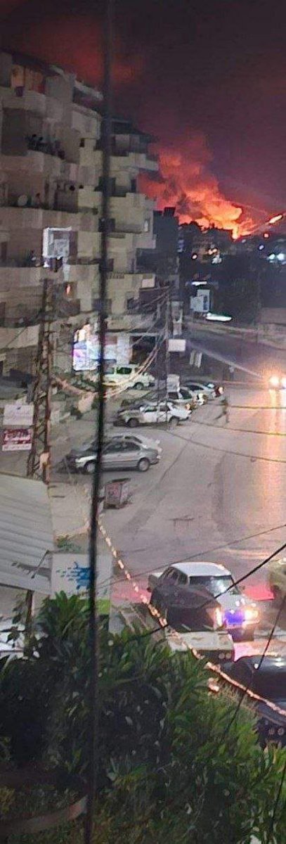 ME_Observer_'s tweet image. ⚡️🚨 #SYRIA UNDER MASSIVE ATTACK : 

UPDATE: &quot;Sham FM correspondent in #Lattakia: Firefighting teams headed to one of the sites surrounding the city of #Jableh after columns of fire rose from it. 
- Initial unconfirmed information indicates that an ammo depot belonging to the…