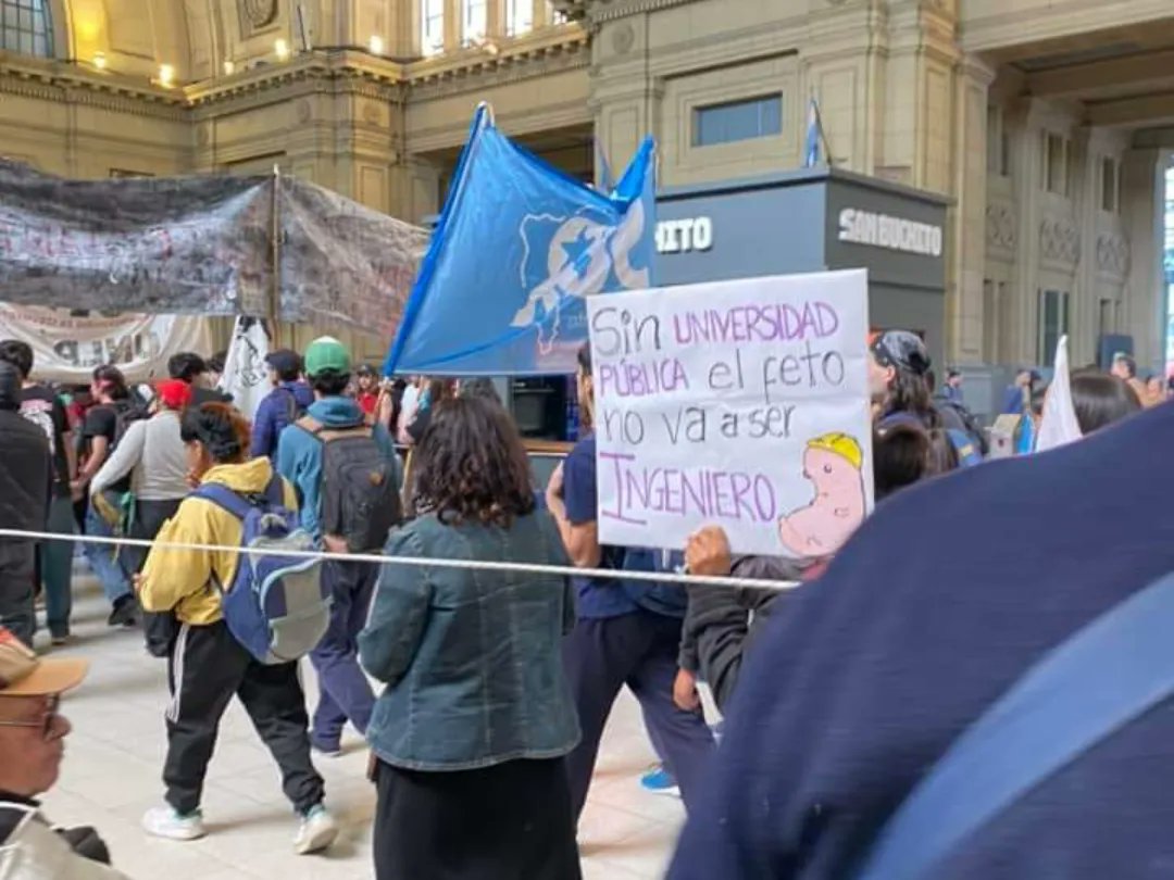 QSuteba's tweet photo. 💪🏻MARCHA FEDERAL 2 DE OCTUBRE
POR LA EDUCACIÓN PÚBLICA, POR FINANCIAMIENTO A LA EDUCACIÓN 🇦🇷🇦🇷🇦🇷
#noalvetodemilei
#laescuelapublicasedefiende https://t.co/h12Vq8TxFZ