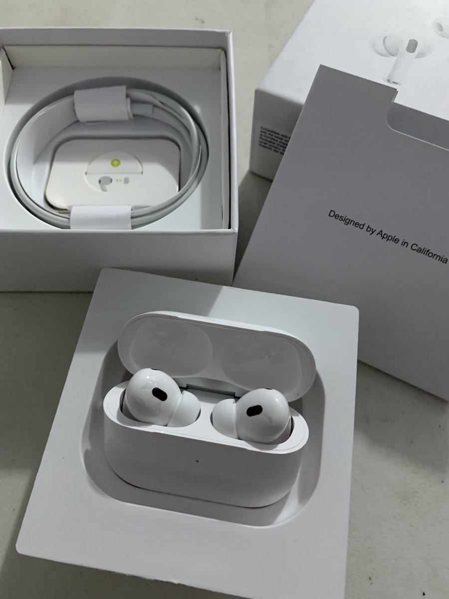 Flaaaff's tweet photo. WTS! Dijual BU Airpods Pro Gen 2 Second iBox. 

Kelengkapan fullset, kondisi mulus, garansi msh on smpe april 2025, invoice ada, eartips cadangan msh lengkap. Alasan jual krn ada 2, jarang dipakai

Bisa rekber atau COD daerah Bandung Kota (prefer cod biar bisa lgsg cek ditempat) https://t.co/rssotWJ0HH