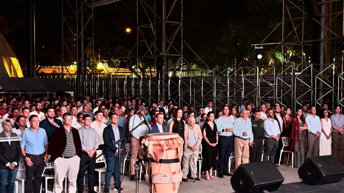 tatalloreda's tweet photo. 🎉 Estamos en la inauguración del Centro de Ciencia, Arte y Tecnología; soñemos en grande, creámonosla, Cali tiene todo para estar a la altura de las grandes metrópolis del mundo!!!!
#inauguración #innovación #cali #hubtech https://t.co/HCDrGHh6Fg