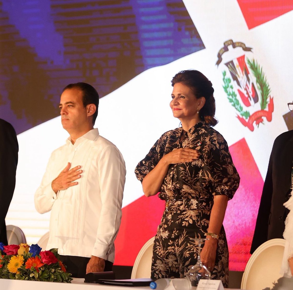 carlosiglesiasr's tweet photo. En el día de hoy con la presencia de la @vicerdo @raquelpenavice, la @camarasantiago_org inauguro la más grande Expo multisectorial del país @expocibao en su edición #37 bajo el lema «Construyendo un mejor país, entre todos».
#adelanterd🇩🇴
#vamospormás💪
#diosencontrol🙏 https://t.co/KMPsRvBH3P