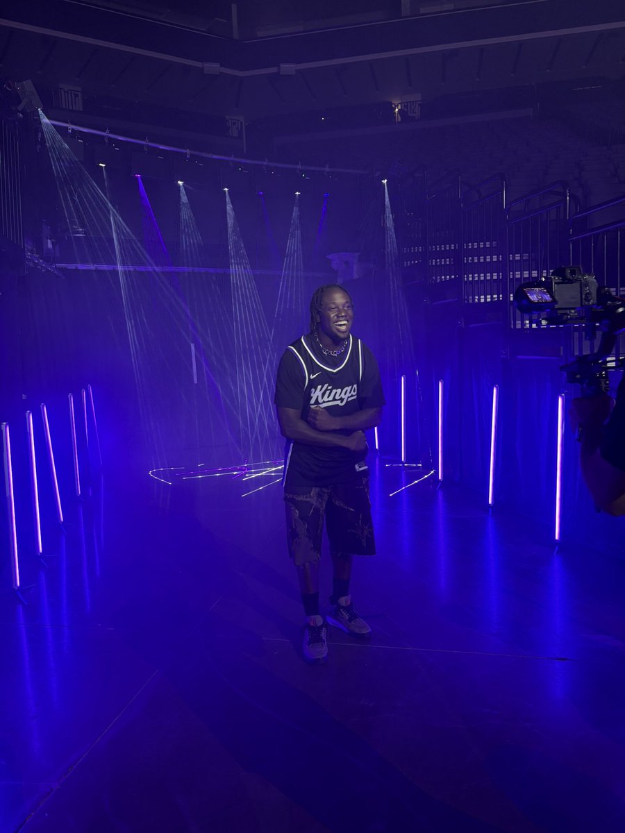 djken_z_o's tweet photo. I cried before every game my first season DJin for the Sacramento Kings because me and my parents really manifested this!  3rd season coming up💜🟣 8 year old me would be proud dawg! https://t.co/mpRTj9wAMZ