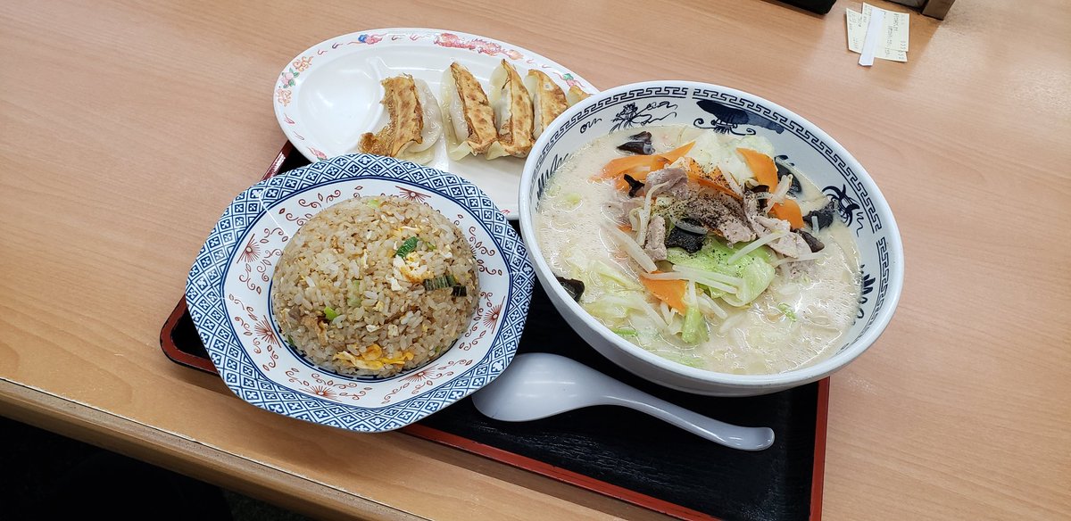 discoDJdmx's tweet photo. へぃ。今日！10時に？ゆにろーず。にんたまラーメン🍜🍥取手店。タンメン炒飯餃子セッツ。両方大盛り。1930円。美味し！
#ゆにろーず
#にんたまラーメン
#まっちゃんが行く https://t.co/uVH4LcMLJn