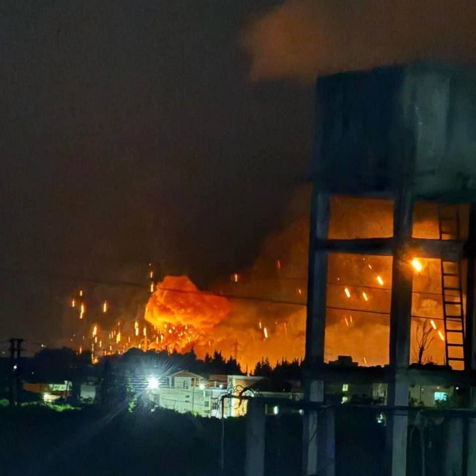 SuppressedNws's tweet photo. ⚡️BREAKING: MASSIVE ATTACK ON SYRIA.

Syrian air defenses have been active for over 50 minutes, targeting hostile projectiles in Latakia, Jableh, and Tartous, with support from the Russian military.

Russian Hmeimim Airbase was targeted off the coast of Syria.

Over 50 projectiles were intercepted, particularly near the Russian-operated Hmeimim air base. Large fires broke out in Jableh near the air base following the attack. Firefighting crews have been dispatched to the area.

The origin of the aggression remains unknown, and the Russian military actively participated in the defense alongside the Syrian Arab Army.