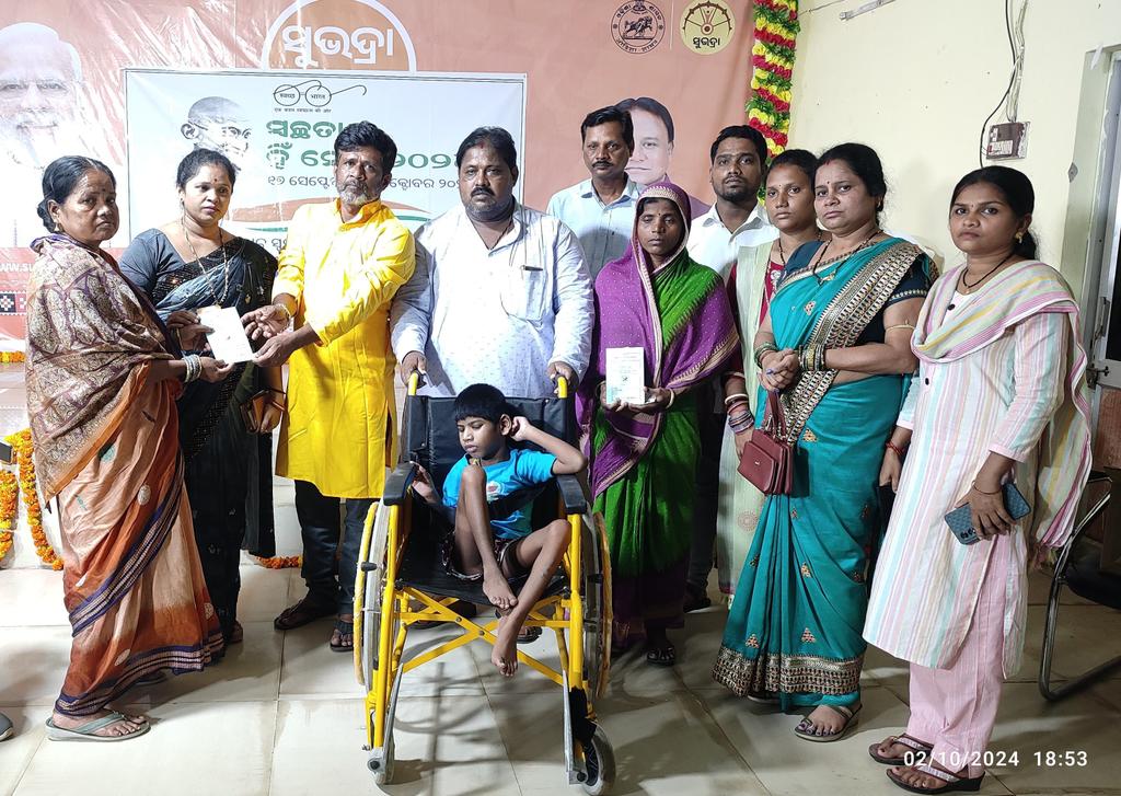 SSEPD2's tweet image. Wheelchair and Social Security Pension distribution in Malkangiri during Gram Sabha on 02.10.24. @CMO_Odisha @NityanandaBJP @BPSethi @niyati_pattnaik #InclusionMatters #Malkangiri