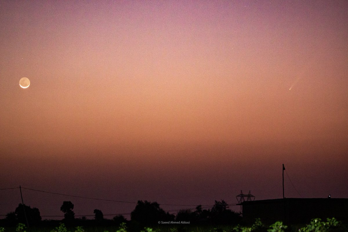 Abbasisaeed's tweet photo. Comet with crescent
Tsuchinshan A3 with waning crescent
canon 600d 
#TsuchinshanATLAS #Canon #CometC2023A3 #Astrophotography https://t.co/OLVTOJSngj