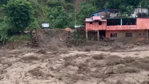 IFRCAsiaPacific's tweet photo. MEDIA RELEASE: Nepal floods; Red Cross providing all possible support for flood-affected communities.

Urgent needs are transitional shelter solutions, water and sanitation as well as cash to help affected people recover as soon as possible.

👉https://t.co/Om5s7s9uGs https://t.co/iBM3E6UCPS