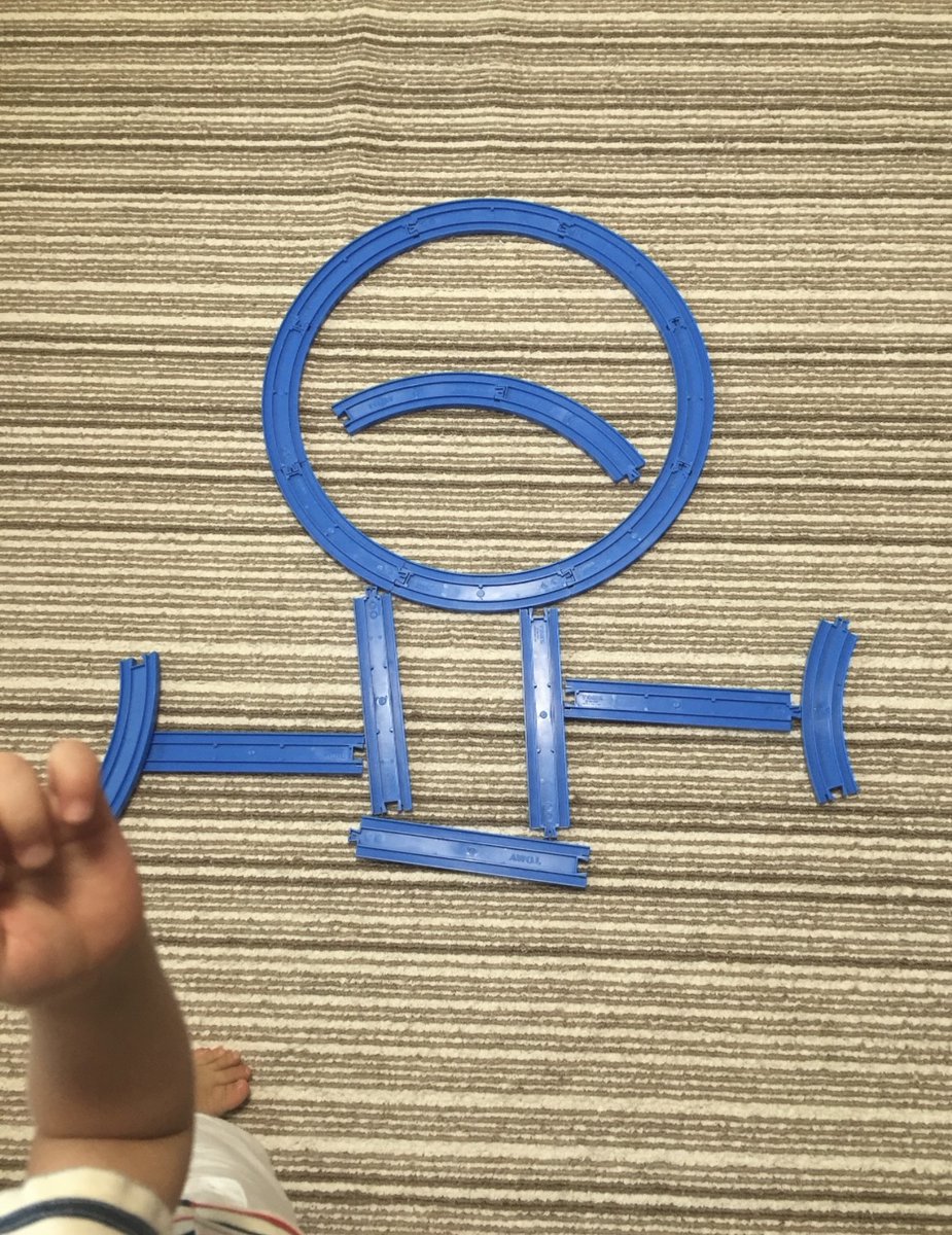 GoQSystemPR's tweet photo. 本日10月3日はアンパンマンの日。
息子が好きなキャラクターが
なぜか「だだんだん」でした。
お絵描きもだだんだん、
プラレールでもだだんだん。
ニッチすぎやしないか?
#アンパンマン #だだんだん #アンパンマンの日 #今日は何の日 #GoQ #広報 #求人 #採用 #新卒 #中途採用 https://t.co/IvX11sh3ur