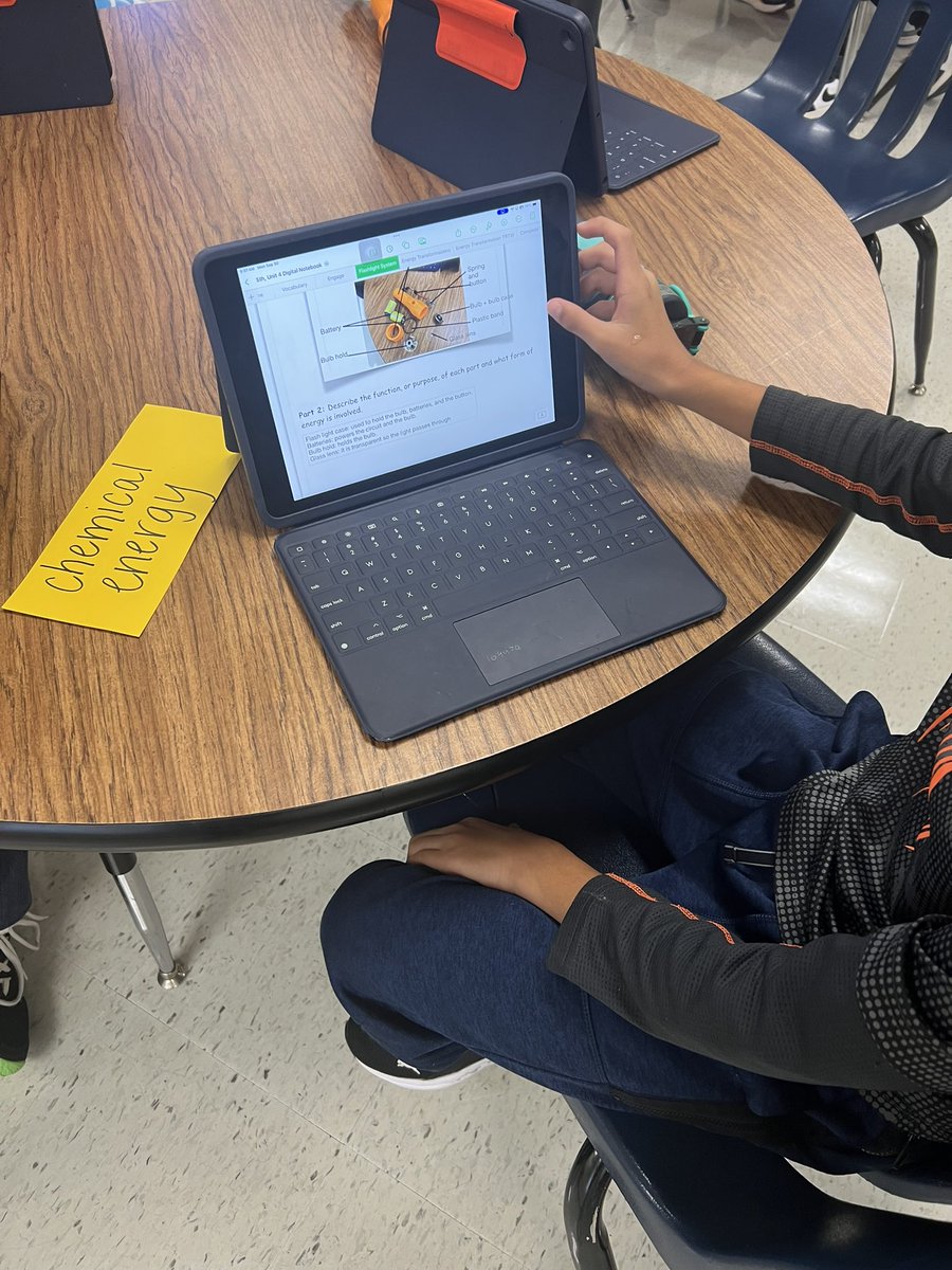 liz_duban's tweet image. 5th graders @IndianCreekES exploring transformation of energy in a system by taking a flashlight apart! 🔦 @LISDScience