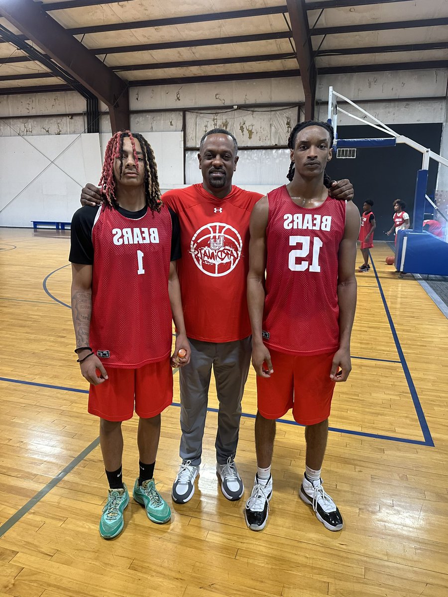 D1Zvon's tweet photo. I want to thank @WendellMo for coming out today to see me and @zionibekwe_ @BTSprepacademy https://t.co/lcBNOTQjTh