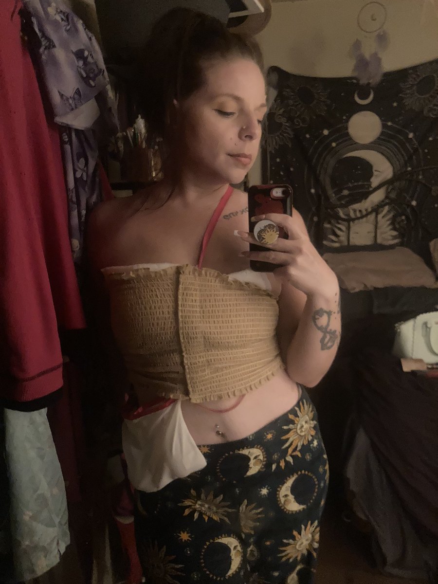 UPDATE: I had my double mastectomy last week, and so far so good. Getting my new ones this month, so I’ll be resuming my usual hotness then. 😂 I also found out today my cancer has spread to my lymph nodes, which sounds bad but it’s still early 💪🏼💪🏼